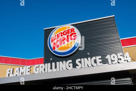 Cartello Burger King. Burger King, spesso abbreviato come BK, è una catena globale di hamburger fast food, Stati Uniti. Foto Stock