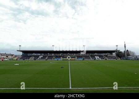 Nailsworth, Regno Unito. GEN 1st veduta generale all'interno dello stadio prima della partita della Sky Bet League 2 tra Forest Green Rovers e Stevenage al New Lawn, Nailsworth sabato 1st gennaio 2022. (Credit: Kieran Riley | MI News) Credit: MI News & Sport /Alamy Live News Foto Stock