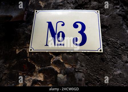 Vintage numero 3 strada scritta in lettere blu Foto Stock