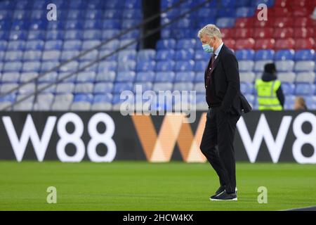 Londra, Regno Unito. 02nd Jan 2022. Londra, Regno Unito. 01st Jan 2022. 1st gennaio 2022: Selhurst Park, Crystal Palace, Londra, Inghilterra; calcio della Premier League, Crystal Palace Versus West Ham; West Ham United Manager David Moyes ispeziona il pitch Credit: Action Plus Sports Images/Alamy Live News Credit: Action Plus Sports Images/Alamy Live News Credit: Action Plus Sports Images/Alamy Live News Foto Stock