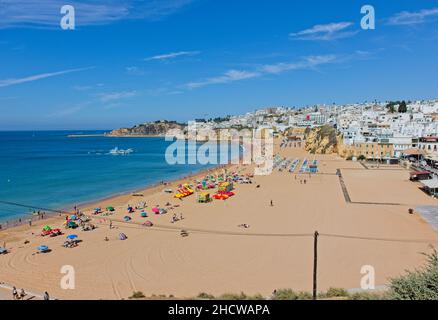 Una bella scena paesaggistica a Praia do Tunel ad Albufeira Foto Stock