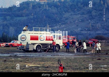 Archivi 70ies: Francese stuntman Franck Valverde suona a le Bourget du Lac, Savoia, Francia, 1975 Foto Stock