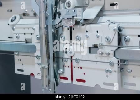 Meccanismo di apertura e chiusura della porta dell'ascensore all'esposizione Foto Stock