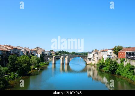 Villeneuve-sur-Lot paesaggio al fiume Foto Stock