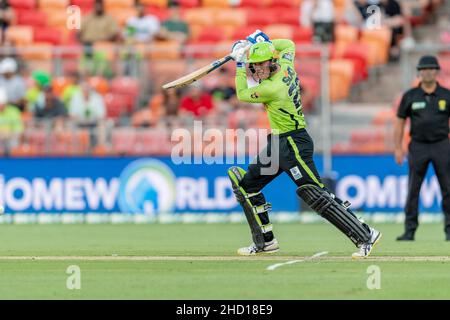 Sydney, Australia. 02nd Jan 2022. Matthew Gilkes of Thunder si scontra durante la partita tra Sydney Thunder e Adelaide Strikers al Sydney Showground Stadium, il 02 gennaio 2022, a Sydney, Australia. (Solo per uso editoriale) Credit: Izhar Ahmed Khan/Alamy Live News/Alamy Live News Foto Stock