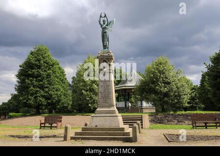The Boer War Memorial, Castle Park, Ullswater Road, Penrith, Eden, Penrith, Cumbria, Inghilterra, Regno Unito Foto Stock