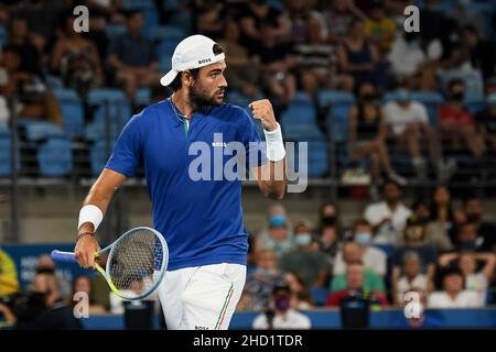 Sydney, Australia. 2nd Jan 2022. Matteo Berrettini d'Italia pompa il suo pugno durante l'ATP Cup Tennis Match tra Alex de Minaur d'Australia e Matteo Berrettini d'Italia alla Ken Rosewall Arena il 02 gennaio 2022 a Sydney, Australia. Credit: Steven Markham/Speed Media/Alamy Live News Foto Stock