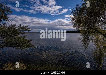 Lago Dargin nel distretto dei grandi Laghi Masuriani nella Polonia settentrionale Foto Stock