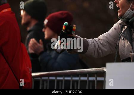 Dublino, Irlanda. 12th Dic 2021. Il Fingal Swiss Cowbell è stato suonato dal sostenitore svizzero Hugh de Paor/SPP Credit: SPP Sport Press Photo. /Alamy Live News Foto Stock