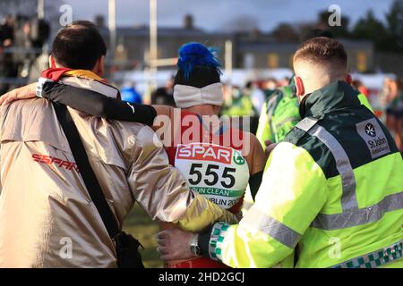 Dublino, Irlanda. 12th Dic 2021. Fingal Carolina Robles di Spagna ferito al traguardo. Hugh de Paor/SPP Credit: SPP Sport Press Photo. /Alamy Live News Foto Stock