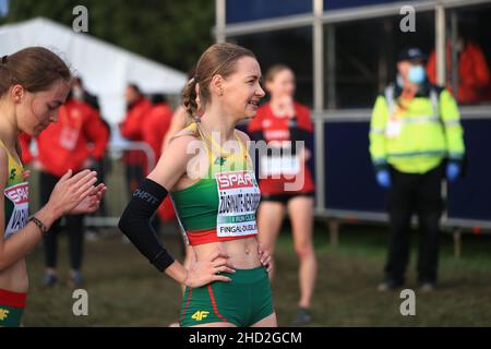 Dublino, Irlanda. 12th Dic 2021. Fingal Valda Zusinaite Nekriosiene di Lituania in attesa che i suoi compagni di squadra entrino al traguardo. Hugh de Paor/SPP Credit: SPP Sport Press Photo. /Alamy Live News Foto Stock