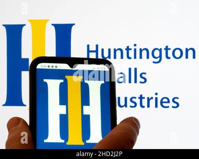 In questa foto è illustrato un logo Huntington Ingalls Industries visualizzato su uno smartphone. Foto Stock
