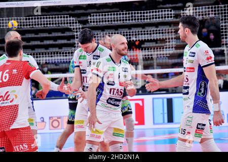 Trento, Italia. 02nd Jan 2022. Marko Podrascanin (ITAS Trentino) durante ITAS Trentino vs Sir Safety Conad Perugia, Volley Campionato Italiano Serie A Men Superleague a Trento, Italia, Gennaio 02 2022 Credit: Independent Photo Agency/Alamy Live News Foto Stock