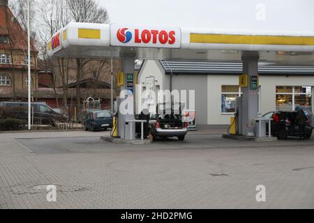 Tanken a Polen ab sofort noch günstiger. Die polnische Regierung sowie sowie sowie sowie sowie sowie sowie sowie sowie sowie sowie sowie sowie sowie sowie sowie sowie sowie sowie sowie sow Angesicht Foto Stock