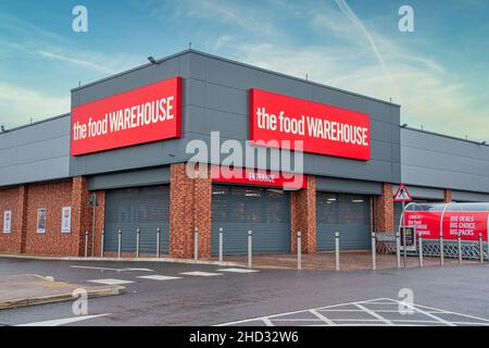 CHESTER, INGHILTERRA, Regno Unito - 25 DICEMBRE 2021: Vista del supermercato Food Warehouse da parte dell'Islanda Foto Stock