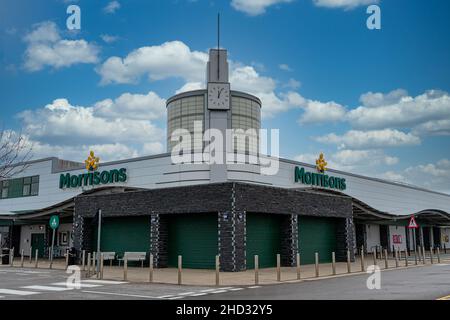 CHESTER, INGHILTERRA, Regno Unito - 25 DICEMBRE 2021: Vista frontale di un supermercato Morrissons Foto Stock