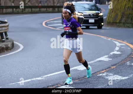 Kanagawa, Giappone. 2nd Jan 2022. Daisuke Shimojo () Atletica : il 98th Hakone Ekiden, Tokyo-Hakone Round-Trip College Ekiden Race, 5th Sezione a Kanagawa, Giappone . Credit: AFLO/Alamy Live News Foto Stock