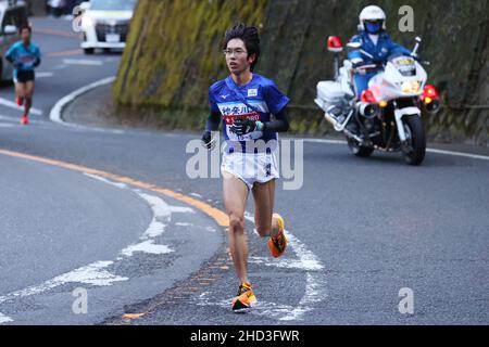 Kanagawa, Giappone. 2nd Jan 2022. Ryosuke yamasaki () Athletics : The 98th Hakone Ekiden, Tokyo-Hakone Round-Trip College Ekiden Race, 5th Section in Kanagawa, Giappone . Credit: AFLO/Alamy Live News Foto Stock