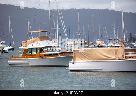 Barche in legno di legno, Halvorsen e Peter Bracken barca sinistra - pittwater, Sydney, Australia Foto Stock