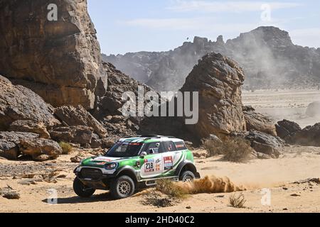 218 Seaidan Yasir (sau), Kuzmich Alexey (rus), YBS-X-RAID, Mini John Cooper Works Rally, Auto FIA T1/T2, azione durante la tappa 1B del Dakar Rally 2022 intorno a Hail, il 2nd gennaio 2022 a Hail, Arabia Saudita - Foto: Eric Vargiolu/DPPI/LiveMedia Foto Stock