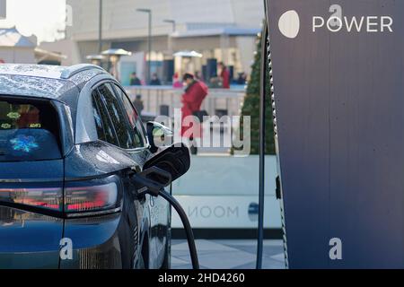 Immagine ravvicinata di una stazione di ricarica per veicoli elettrici Foto Stock