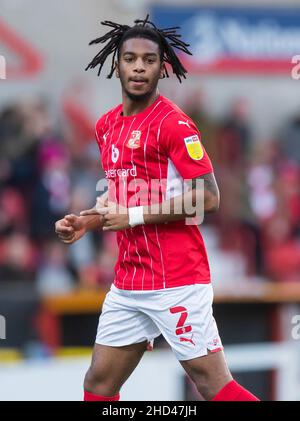 Akinwale Odimyo di Swindon Town durante la partita della Sky Bet League Two al County Ground di Swindon. Data foto: Sabato 1 gennaio 2022. Foto Stock