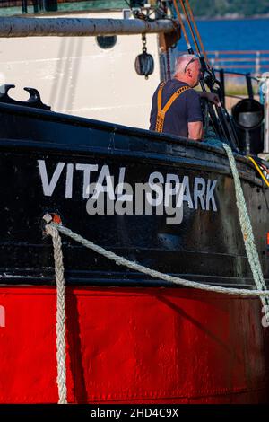 Una barca da pesca ormeggiata nel porto di Inveraray a Loch Fyne in Argyll Scozia Foto Stock