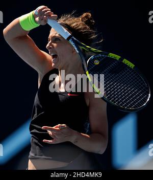 SARA ERRANI (ITA) in azione al Melbourne Summer Set Qualificando lunedì 2022 gennaio 2022, Melbourne Park Foto Stock