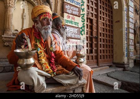 Uomini santi a Jaisalmer. Foto Stock