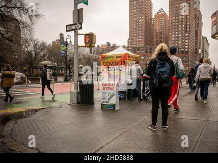 Test COVID di Capodanno a Union Square a New York sabato 1 gennaio 2022. . (© Richard B. Levine) Foto Stock