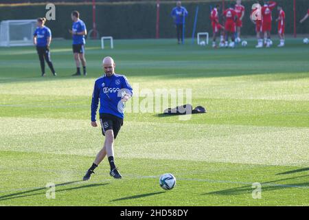 , PORTOGALLO - GENNAIO 3: Pullman Erik Ten Hag di Ajax durante la sessione di addestramento Ajax il giorno 1 a Quinta do Lago il 3 gennaio 2022 in Portogallo. (Foto di ben Gal/Orange Pictures) Foto Stock