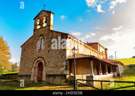 Chiesa romanica di San Juan de Berbio. Foto Stock