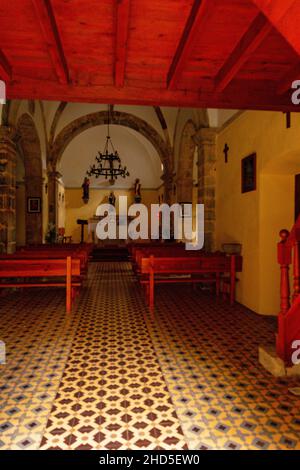 Chiesa romanica di Santa Maria Maddalena a Berodia de Cabrales Foto Stock