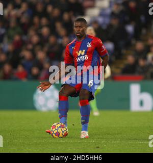 Londra, Regno Unito. 03rd Jan 2022. Marc Guéhi del Crystal Palace in azione durante la partita della Premier League tra Crystal Palace e West Ham United a Selhurst Park, Londra, Inghilterra, il 1 gennaio 2022. Foto di Ken Sparks. Solo per uso editoriale, licenza richiesta per uso commerciale. Nessun utilizzo nelle scommesse, nei giochi o nelle pubblicazioni di un singolo club/campionato/giocatore. Credit: UK Sports Pics Ltd/Alamy Live News Foto Stock