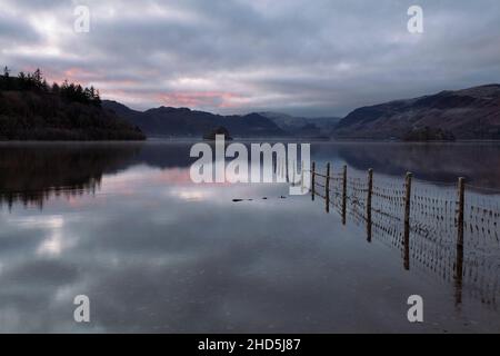 Derwent Water da Strandshag Bay, Lake District, REGNO UNITO Foto Stock