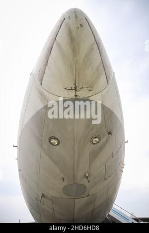 KIEV, UCRAINA - 01 AGOSTO 2021: Aeroflot Ilyushin il-86 esposto al Museo dell'Aviazione statale di Oleg Antonov Foto Stock
