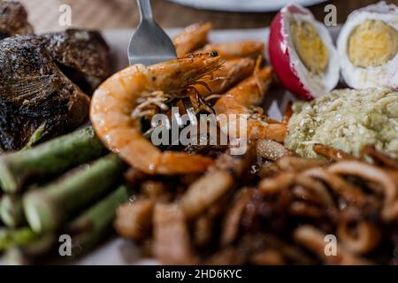 Popolare filippino Food Mixed Grilled al Ristorante Foto Stock