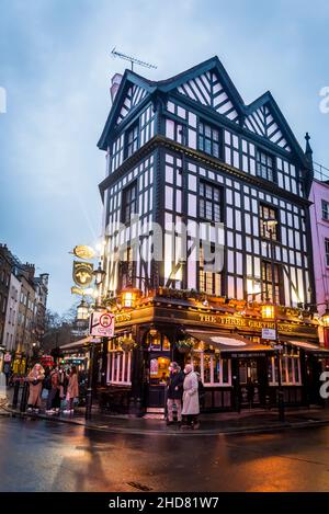 I tre levrieri pub, Greek Street, Soho, London, England, Regno Unito Foto Stock