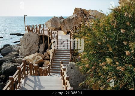 Costa del Mar Caspio. Sentiero roccioso. Kazakistan. Città di Aktau. 09 ottobre 2019 anno. Foto Stock