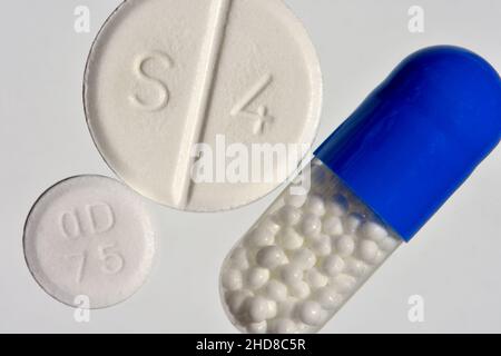 Antidolorifici: Capsula di ibuprofene, compressa di Co-codamolo (S4) e aspirina dispersibile (od 75) Foto Stock