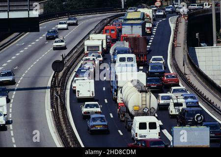 Archivi 80ies: Tunnel Fourvieres, punto di transito critico, distretto Perrache, Lione, Francia Centro-Orientale Foto Stock