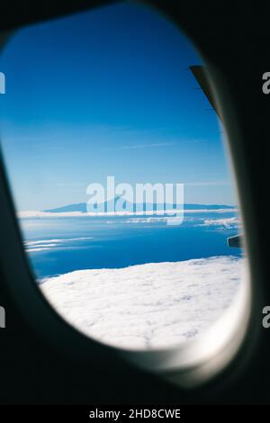 Teide da una finestra dell'aeroplano Foto Stock