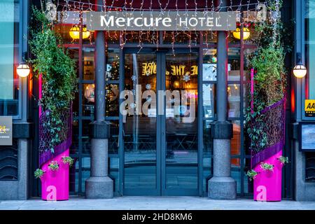 Londra Inghilterra UK Gennaio 02 2022, ingresso frontale dell'hotel Mercure Southwark London Foto Stock