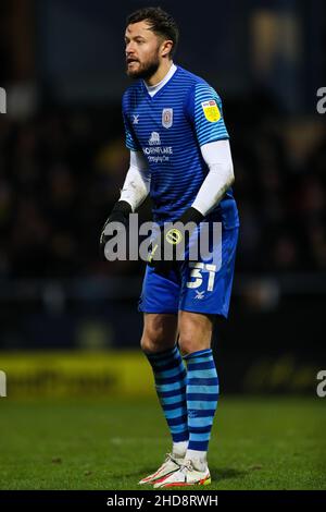 Il portiere di Crewe Alexandra Dave Richards durante la partita della Sky Bet League One allo Stadio Pirelli di Burton. Data foto: Sabato 1 gennaio 2022. Foto Stock