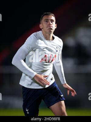 Stevenage, Regno Unito. 16th Dic 2021. Alfie Dorrington di Spurs U18 durante la terza partita di fa Youth Cup tra Tottenham Hotspur U18 e Ipswich Town U18 al Lamex Stadium di Stevenage, Inghilterra, il 16 dicembre 2021. Foto di Andy Rowland. Credit: Prime Media Images/Alamy Live News Foto Stock