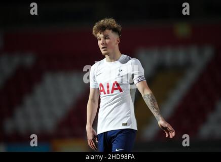 Stevenage, Regno Unito. 16th Dic 2021. Alfie Devine of Spurs U18 durante la terza partita di fa Youth Cup tra Tottenham Hotspur U18 e Ipswich Town U18 al Lamex Stadium di Stevenage, Inghilterra, il 16 dicembre 2021. Foto di Andy Rowland. Credit: Prime Media Images/Alamy Live News Foto Stock