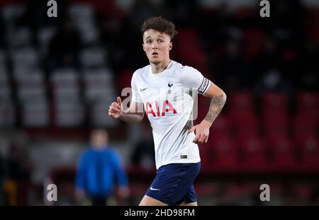 Stevenage, Regno Unito. 16th Dic 2021. Alfie Devine of Spurs U18 durante la terza partita di fa Youth Cup tra Tottenham Hotspur U18 e Ipswich Town U18 al Lamex Stadium di Stevenage, Inghilterra, il 16 dicembre 2021. Foto di Andy Rowland. Credit: Prime Media Images/Alamy Live News Foto Stock