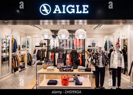 Hong Kong, Cina. 03rd Jan 2022. Negozio Aigle di marca di moda francese visto a Hong Kong. (Foto di Budrul Chukrut/SOPA Images/Sipa USA) Credit: Sipa USA/Alamy Live News Foto Stock