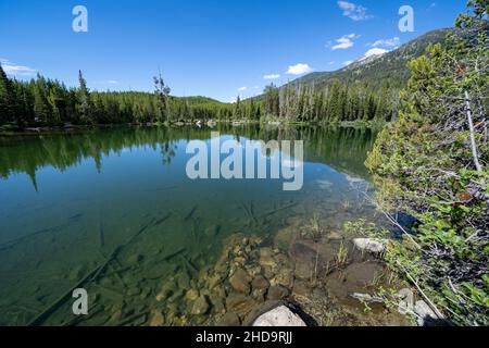 Mattina tranquilla al lago di Taggart nel Parco Nazionale di Grand Teton Foto Stock