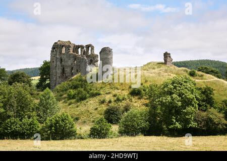 Castello di Clun e Ponte medievale di Clun Foto Stock